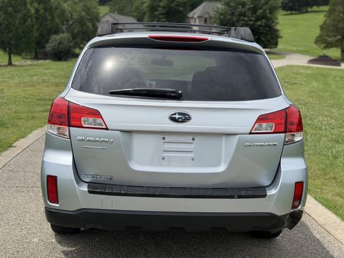 Used 2013 Subaru Outback 2.5i Premium w/ All-Weather Pkg AWD/4WD image 23