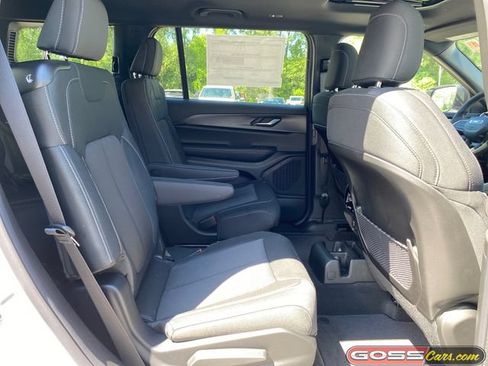 New 2026 Jeep Grand Cherokee L 4WD image 7