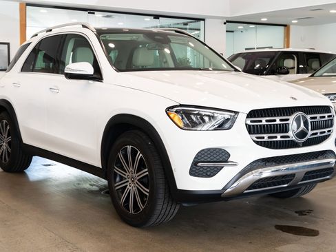 Used 2024 Mercedes-Benz GLE 450 4MATIC image 3