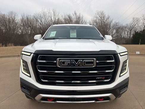 Used 2025 GMC Yukon XL AT4 w/ AT4 Premium Plus Package image 8