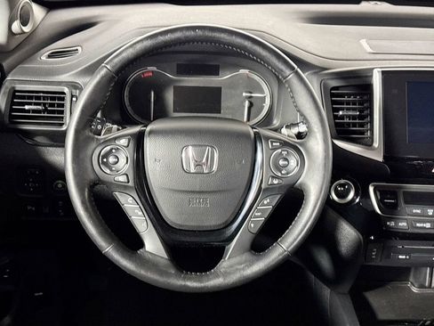 Used 2016 Honda Pilot Touring image 13