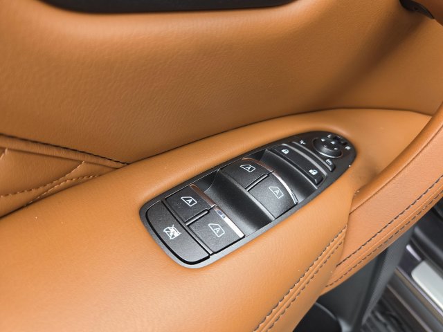 Used 2024 INFINITI QX80 Sensory w/ Cargo Package AWD/4WD image 23
