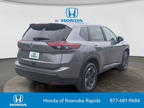 Used 2024 Nissan Rogue SV AWD/4WD image 5