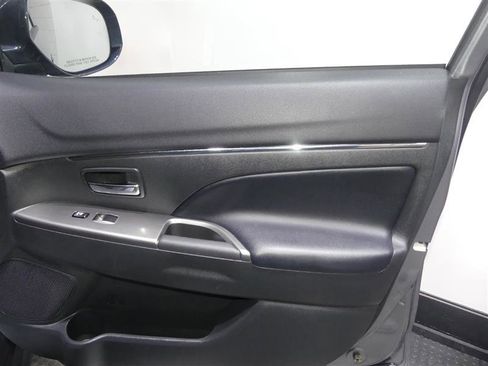 Used 2025 Mitsubishi Outlander Sport SE image 19