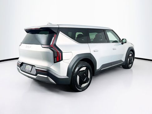 Used 2024 Kia EV9 Light Long Range image 9