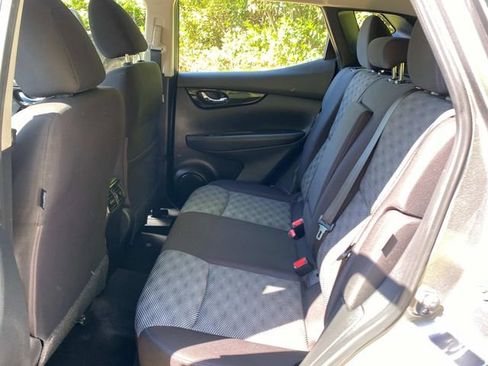Used 2021 Nissan Rogue Sport SV FWD image 9