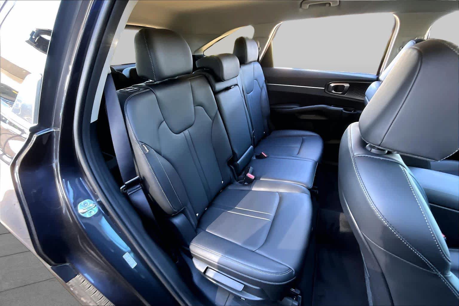Used 2025 Kia Sorento S FWD image 18