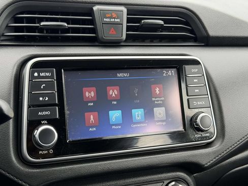 Used 2025 Nissan Versa S w/ Trunk Package FWD image 3