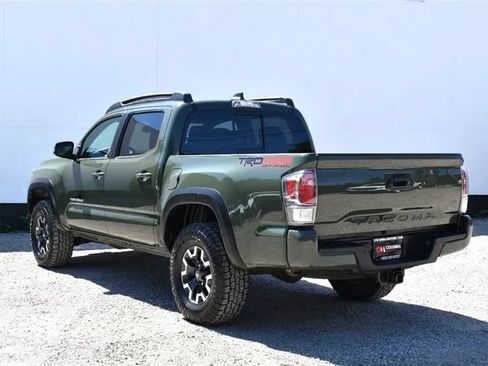 Used 2022 Toyota Tacoma TRD Off-Road w/ TRD Premium Off Road Package AWD/4WD image 2