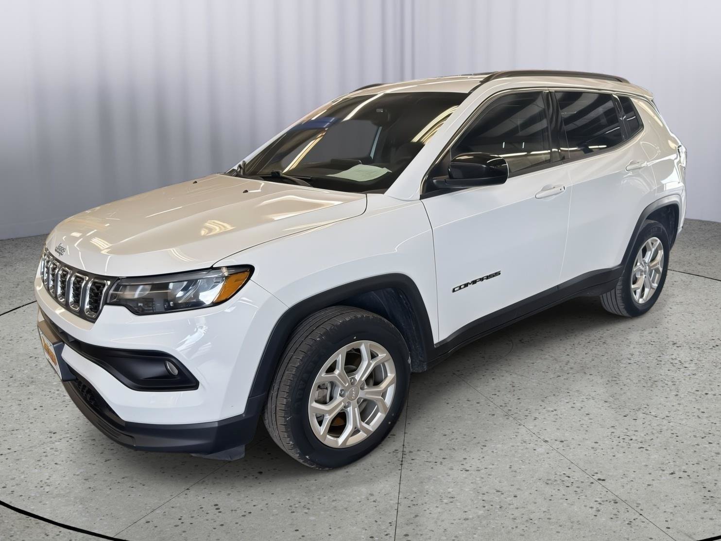 Used 2024 Jeep Compass Latitude AWD/4WD image 9
