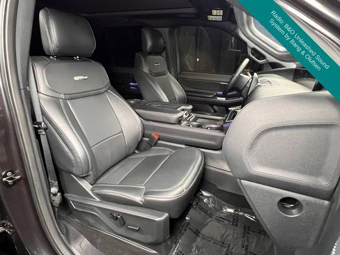Used 2025 Ford Expedition Max Platinum w/ Stealth Performance Package AWD/4WD image 8
