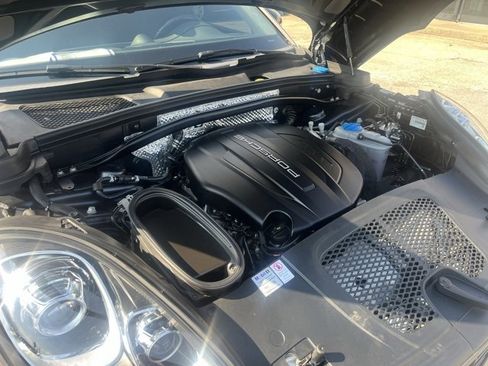 Used 2018 Porsche Macan image 10