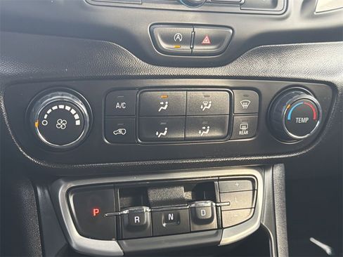 Used 2024 GMC Terrain SLE image 41