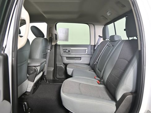 Used 2020 RAM 1500 Classic SLT w/ Luxury Group AWD/4WD image 17