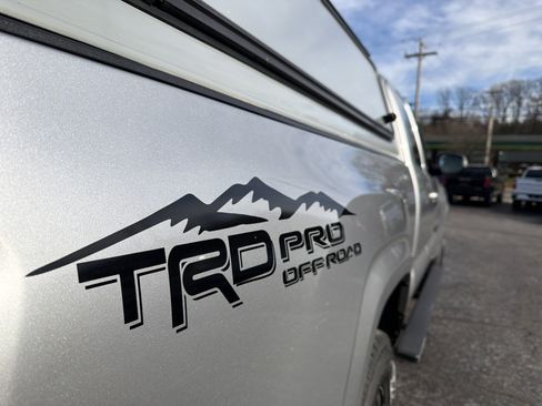 Used 2020 Toyota Tacoma SR image 33