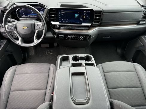 Used 2025 Chevrolet Silverado 1500 LT AWD/4WD image 10