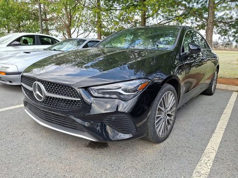 Used 2025 Mercedes-Benz CLA 250 4MATIC image 3