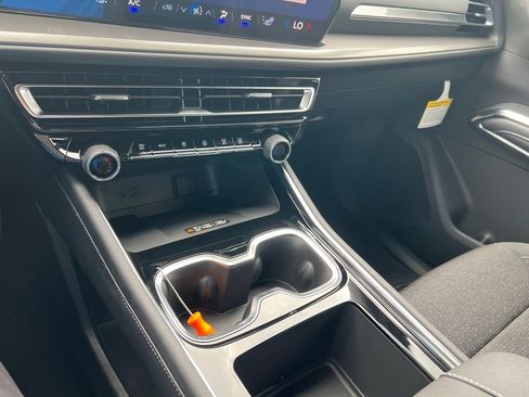 New 2026 Chevrolet Traverse LT w/ Sun and Wheel Package FWD image 37