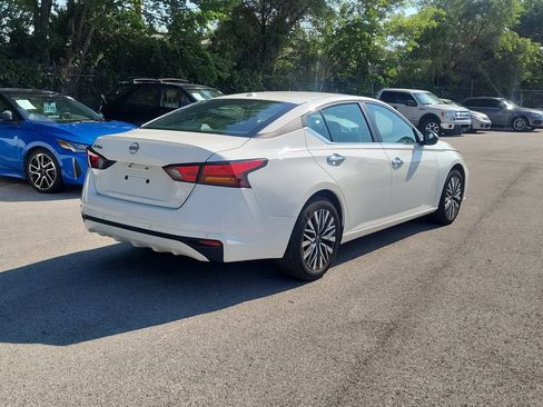 Used 2025 Nissan Altima 2.5 SV FWD image 4