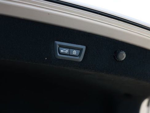 Used 2018 BMW 740i image 59