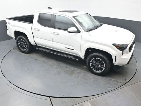 Used 2024 Toyota Tacoma TRD Sport image 43