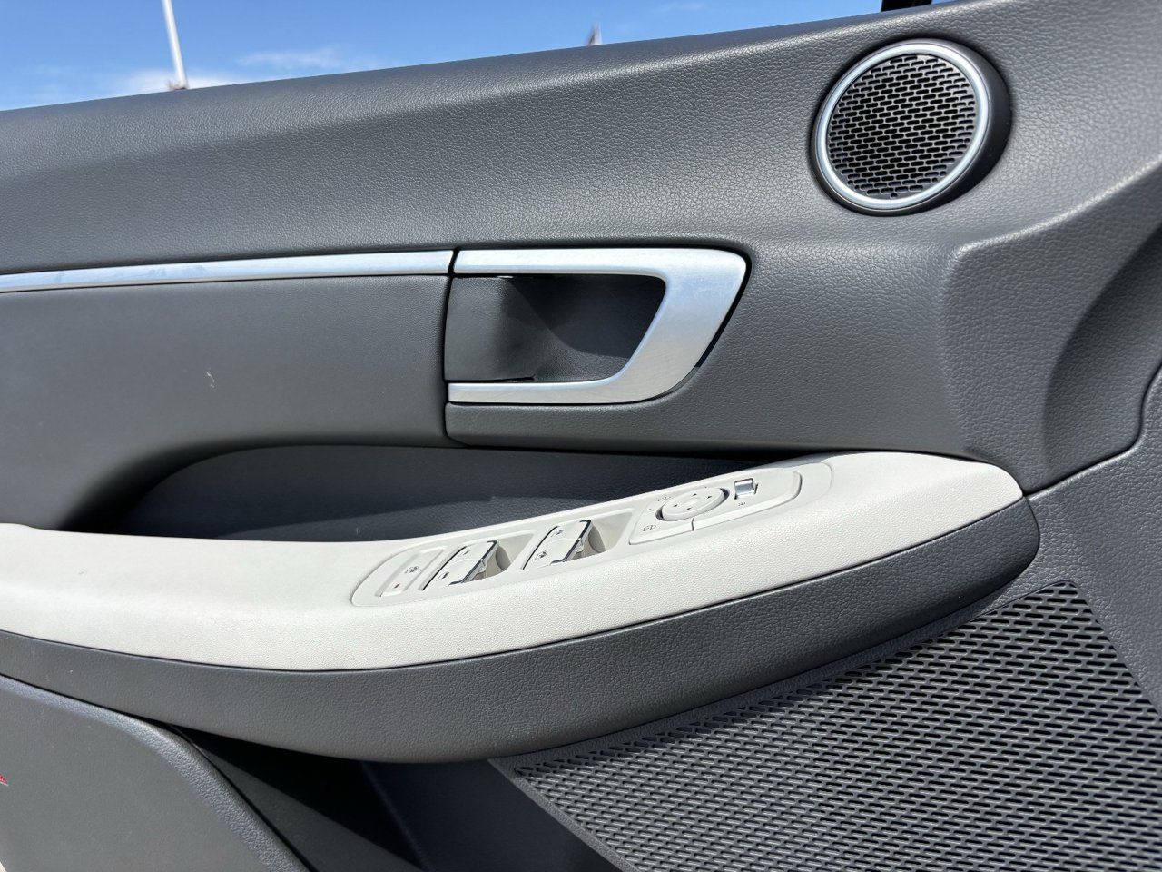 Used 2025 Hyundai Sonata SEL FWD image 19