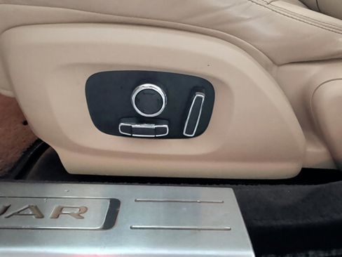 Used 2017 Jaguar XJ R-Sport image 28