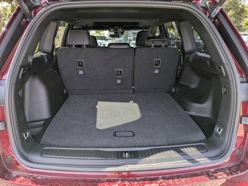 New 2025 Jeep Grand Cherokee Altitude image 11