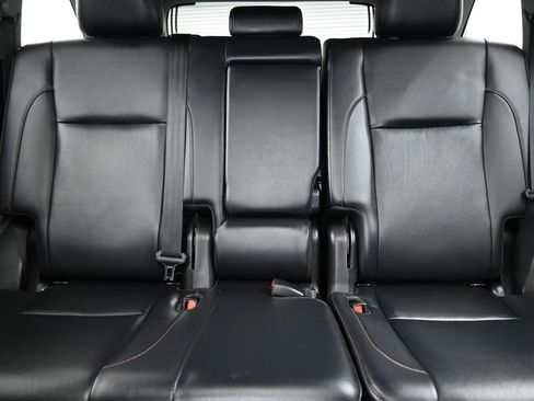 Used 2019 Toyota Highlander XLE image 30