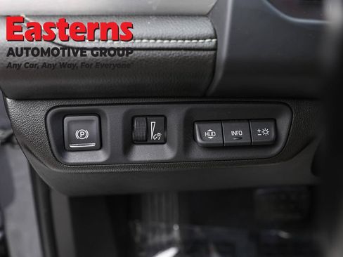 Used 2020 GMC Acadia SLT w/ Driver Alert Package II FWD image 23