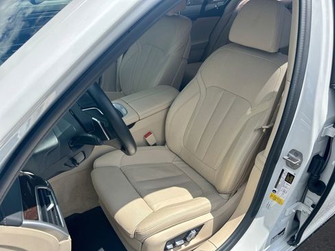 Used 2022 BMW 740i RWD image 30