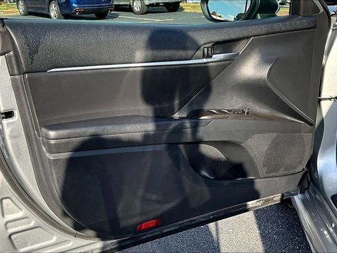 Used 2023 Toyota Camry SE image 21