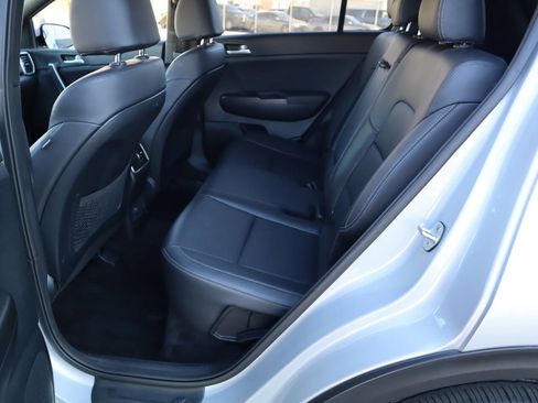 Used 2020 Kia Sportage S image 25