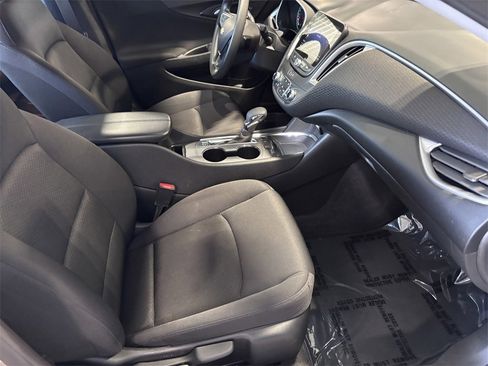 Used 2024 Chevrolet Malibu LT image 17