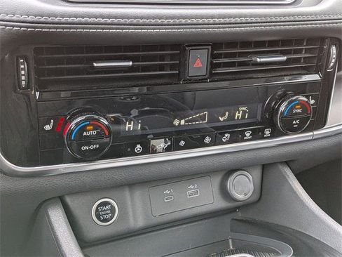 Certified 2023 Nissan Rogue SV w/ SV Premium Package image 13