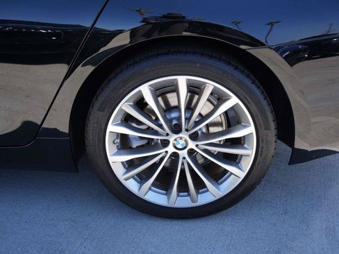 Used 2023 BMW 530i w/ Convenience Package RWD image 6