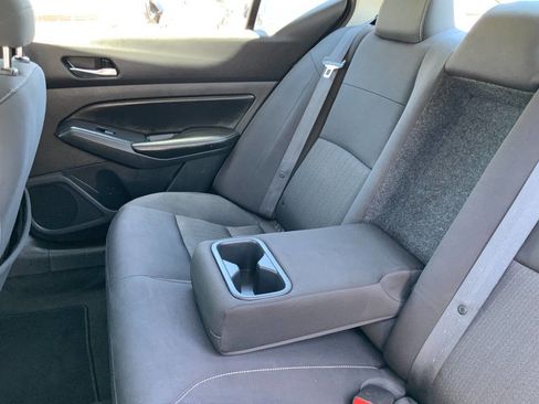 Used 2022 Nissan Altima 2.5 SV FWD image 30