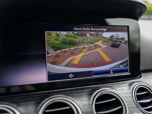 Used 2019 Mercedes-Benz E 300 image 28