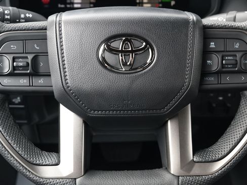 New 2026 Toyota Tundra Limited AWD/4WD image 17