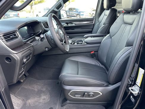 New 2024 Jeep Wagoneer 4WD w/ Convenience Group I image 3