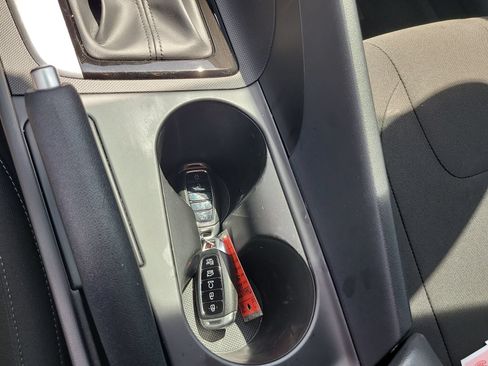 Used 2022 Hyundai Elantra SEL FWD image 23