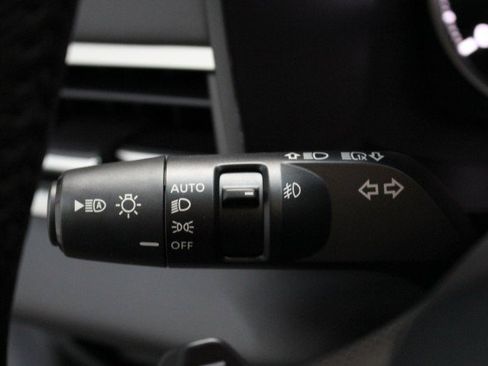 New 2025 Mitsubishi Outlander SE image 12