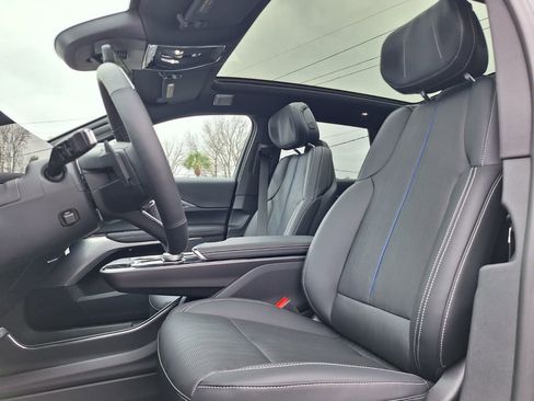 New 2026 Cadillac Lyriq Premium Luxury image 21