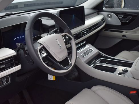 New 2025 Lincoln Aviator Reserve w/ Equipment Group 201A image 8