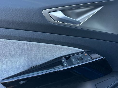 New 2026 Volkswagen ID.4 Pro image 11