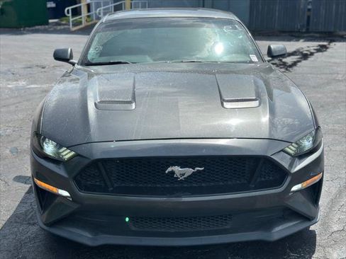 Used 2019 Ford Mustang GT RWD image 3