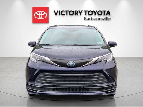 Used 2021 Toyota Sienna LE AWD/4WD image 8