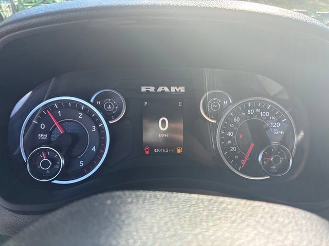 Used 2024 RAM 3500 Tradesman w/ Chrome Appearance Group AWD/4WD image 24