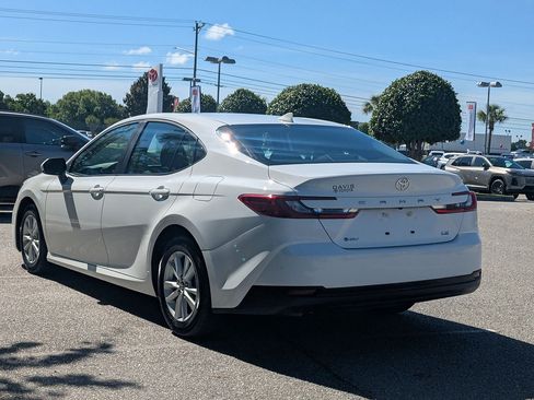 Certified 2025 Toyota Camry LE FWD image 5