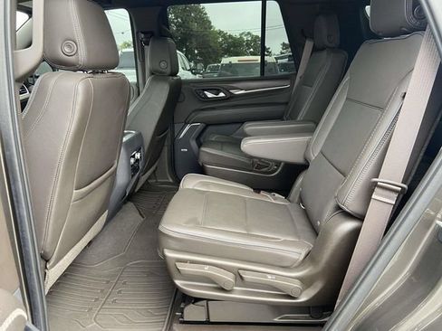 Used 2021 GMC Yukon Denali w/ Denali Premium Package RWD image 12